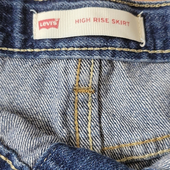 Levi's Strauss High Rise Denim Skirt Size 28 - Picture 3 of 4